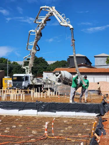 **Contrata-se ,Profissionais ,auxiliares e Encarregados de Obra ,Para Aguas lindas Go
