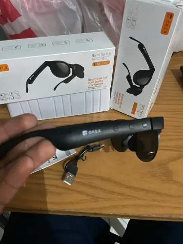 ÓCULOS TECNOLÓGIO COM FONES BLUETOOTH