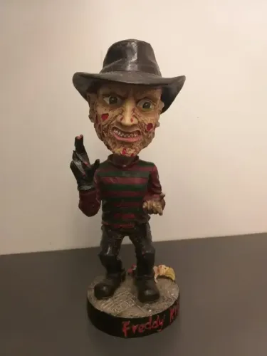 Freddy Krueger - Bobble Head - Marca: Neca 