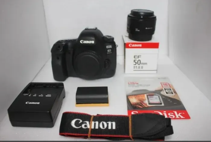 Canon EOS 6D Mark II com Kit lente Canon EF 50mm 1:1.8 II   