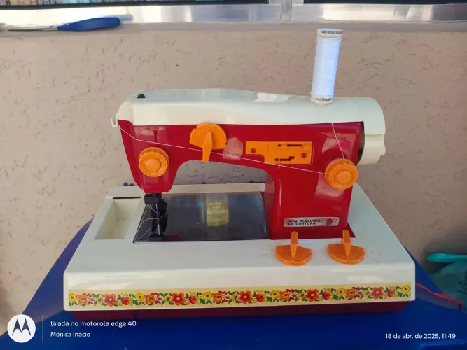 Mini máquina de costura - Brinquedo infantil