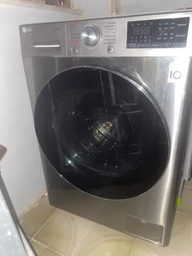 Lava e seca e ar condicionado