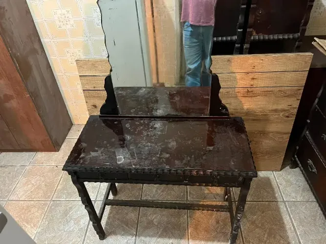 Penteadeira Antiga com Espelho Bisotê e Banquinho - Estilo Colonial