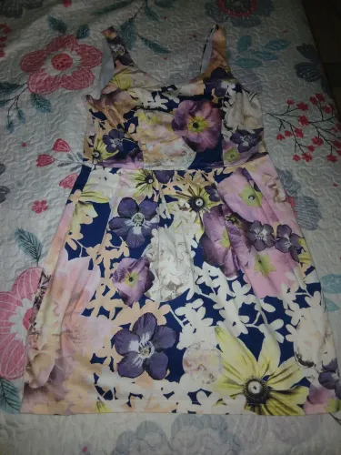 Vestido de flores da Farm 65 reais
