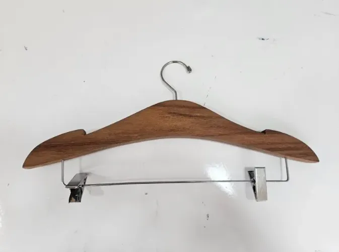 Kit 50 Cabides de Madeira Usados Para Roupas