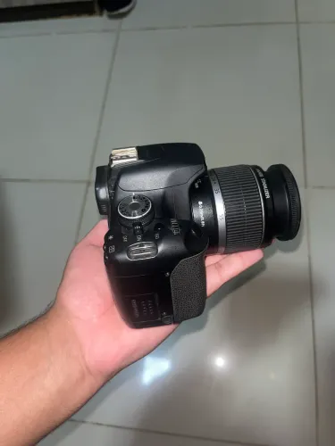 ? Canon EOS Rebel T1i + Lente Canon EF-S 18-55mm IS - Kit Completo