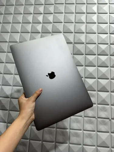 *MacBook Pro 2019 8-Core 512Gb 32Ram - Garantia - Loja física