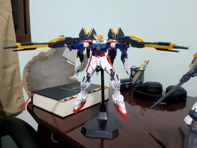 Gundam Wing Proto Zero (Bandai) MG - completo (sem caixa) 