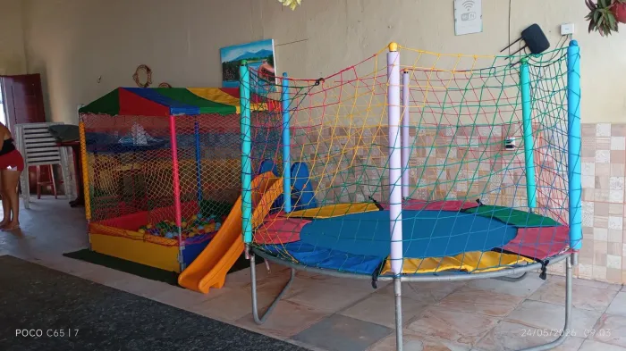 Pula pula, algodão doce, pipoca, crepe, casinha de bolinhas