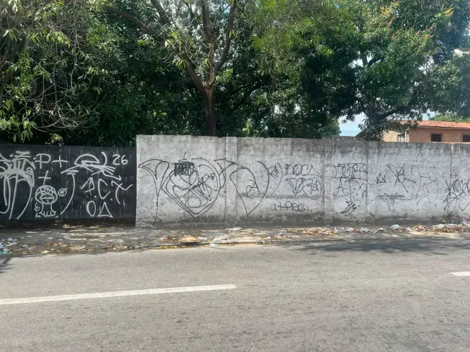 TERRENO À VENDA EXCELENTE OPORTUNIDADE! Vila Peri - Fortaleza - CE