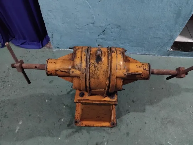 Politriz industrial de mesa. Preço negociável.