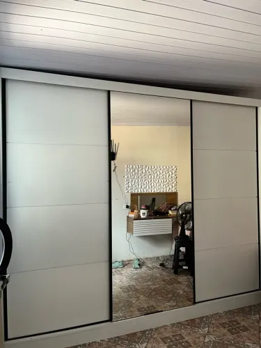 Guarda Roupa Casal 3 Portas Espelho inteiro