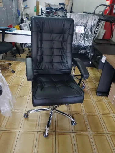Cadeira presidente mola ensacada super confortavel