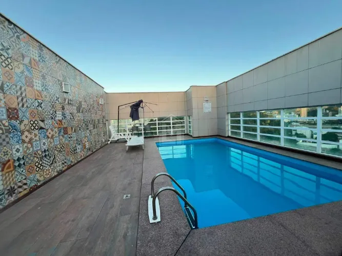 A Lívia Machado Imóveis apresenta este excelente apartamento com 100 m², com 03 quartos se