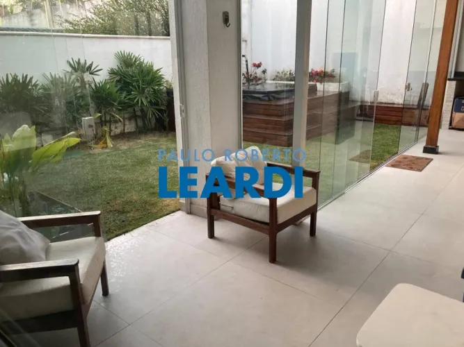 CASA EM CONDOMÍNIO - TAMBORÉ - SP