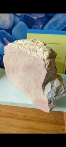 Bloco serrado e polido Mármore Rosa Bahia 4,4kg