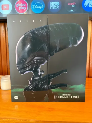 Boneca Monster high Skullector Alien lacrada