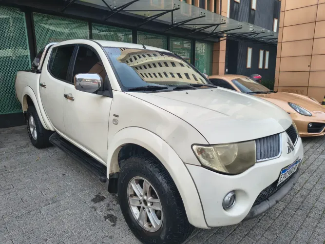 Mitsubishi L200 Triton HPE 3.5 CD V6 24V Flex Aut. 2010