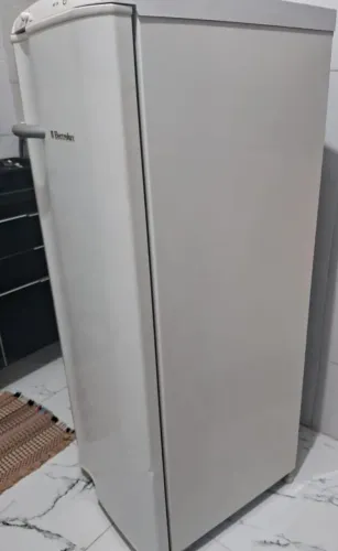Geladeira Electrolux - R$700,00 (Entrega Grátis)