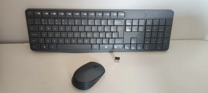 Conjunto teclado e mouse Logitech