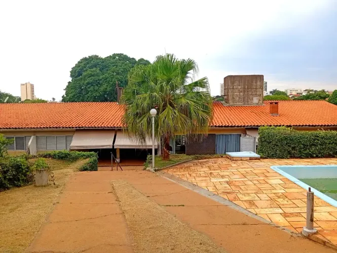 Imóvel para aluguel com 275 metros quadrados com 4 quartos em Centro - Botucatu -SP