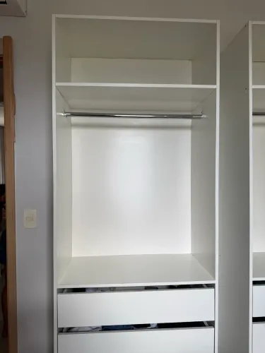 Módulo de closet - Guarda roupas aberto