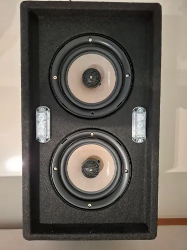Caixa de Som + 2 fal Audiophonic + Strobos