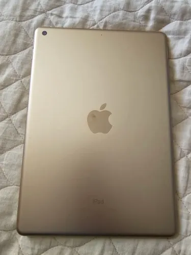 Ipad 128GB dourado em estado de novo