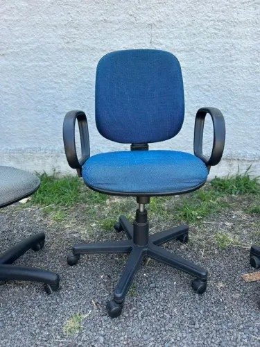 Cadeira de escritório com rodas grande