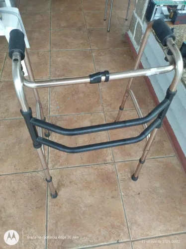 Andador três barras mercur