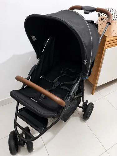 Carrinho de bebê abc