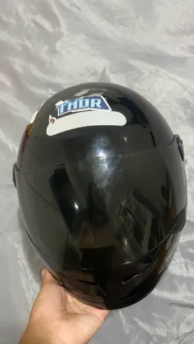 Capacete preto tam 56