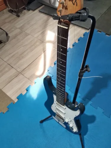 Guitarra squier Bullet
