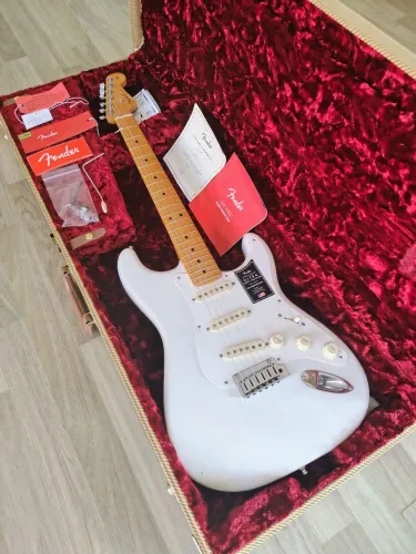 Guitarra Fender Ultra Luxe Vintage 50's 