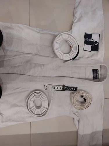 Vendo Kimono de Jiu-jitsu A2 Rednose