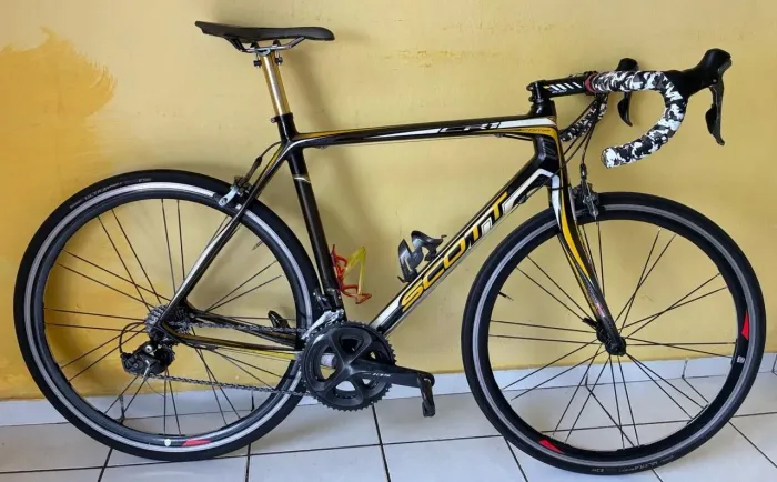 Biscicleta Scott CR1 Fibra de Carbono (OPORTUNIDADE)