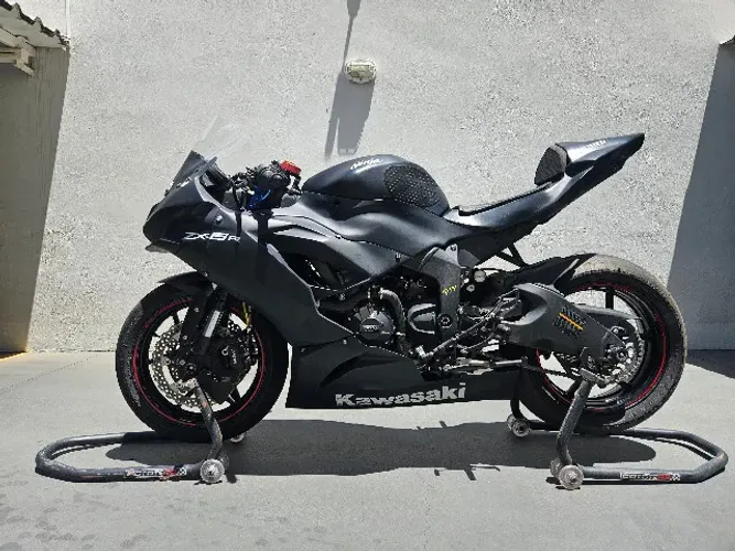 Kawasaki Ninja ZX-6R 636 2020 - Preparada | Suspensão TecMotos | Brembo RCS19 | Full Carbo