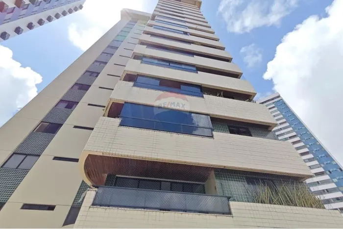 Apartamento no Espinheiro com 4 Quartos e 2 Suítes no Edifício Ranage com 2 Vagas de Garag