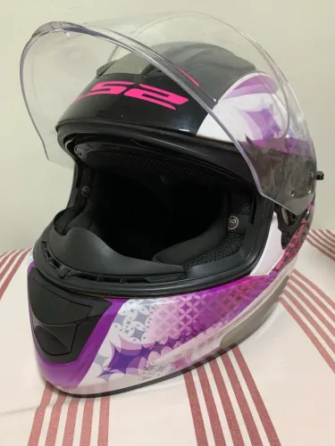 CAPACETE FEMININO LS2 - LINDO E CONSERVADO