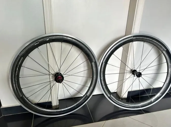 Roda zipp 404 carbono Clincher 