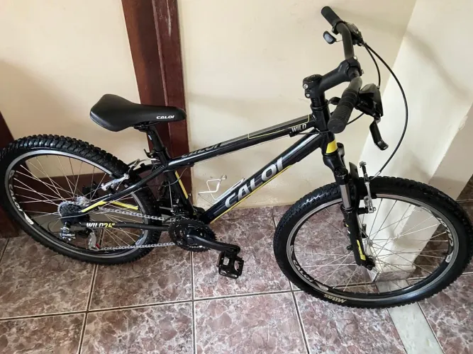 Bicicleta aro 24 infantil Caloi quadro de alumínio 21 marchas toda Shimano com suspensão!!