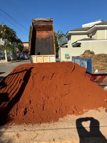 ATERRO E TERRA VERMELHA PRA GRAMA!