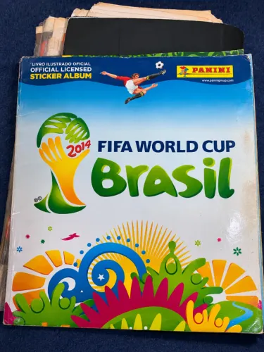 COLEÇÃO COMPLETA DA COPA DO MUNDO FIFA 2014 + ÁLBUM PANINI 2018