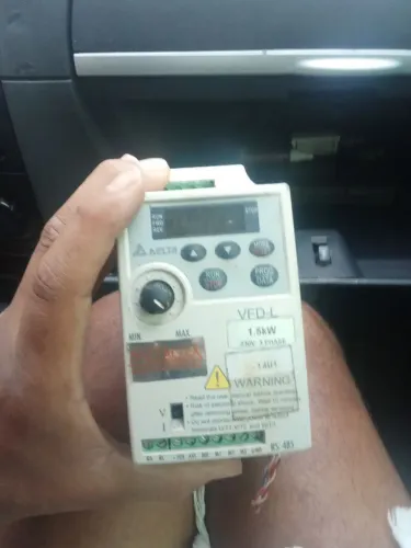inversor de frequência Delta, série VFD-L.