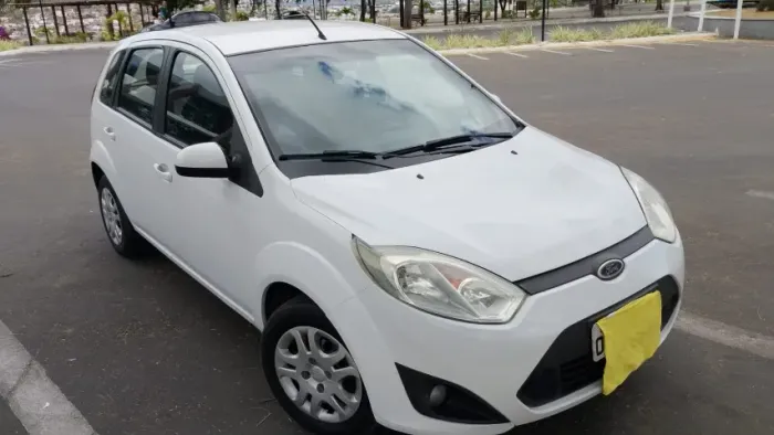 Ford Fiesta SE 1.6 8V Flex 5P 2014