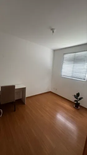 Aluguel de quarto para mulher