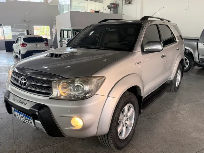 Toyota Hilux SW4 SRV D4-d 4X4 3.0 TDI Dies. AUT 2010