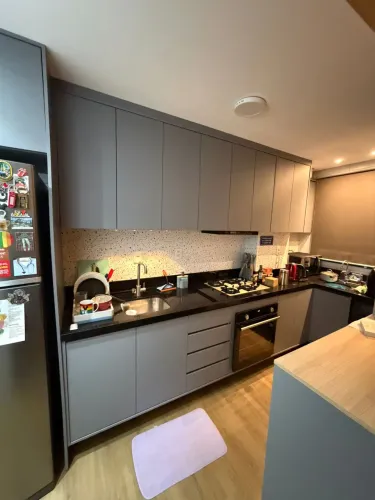 Condomínio Mirante das Flores - Apartamento 2 Quartos, 14º Andar, Vista Livre, Semi Mobili