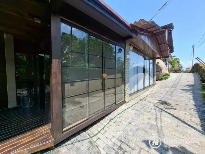 CASA COM 3 DORMITÓRIOS EM CONDOMÍNIO NO CACUPÉ