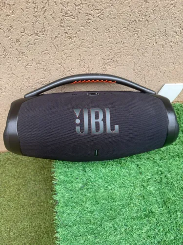 Caixa JBL bombox